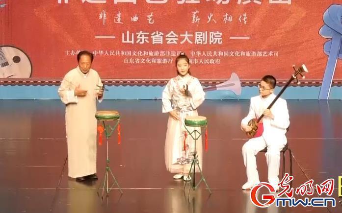 京韵大鼓的母根 木板大鼓唱响非遗曲艺周