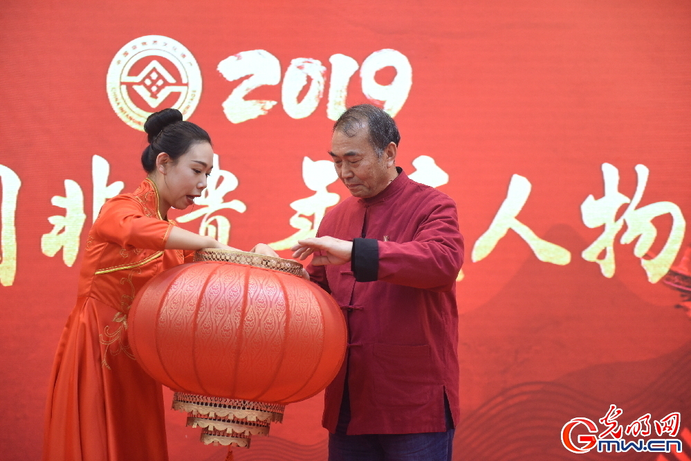 2019“中国非遗年度人物”点亮非遗传承之灯