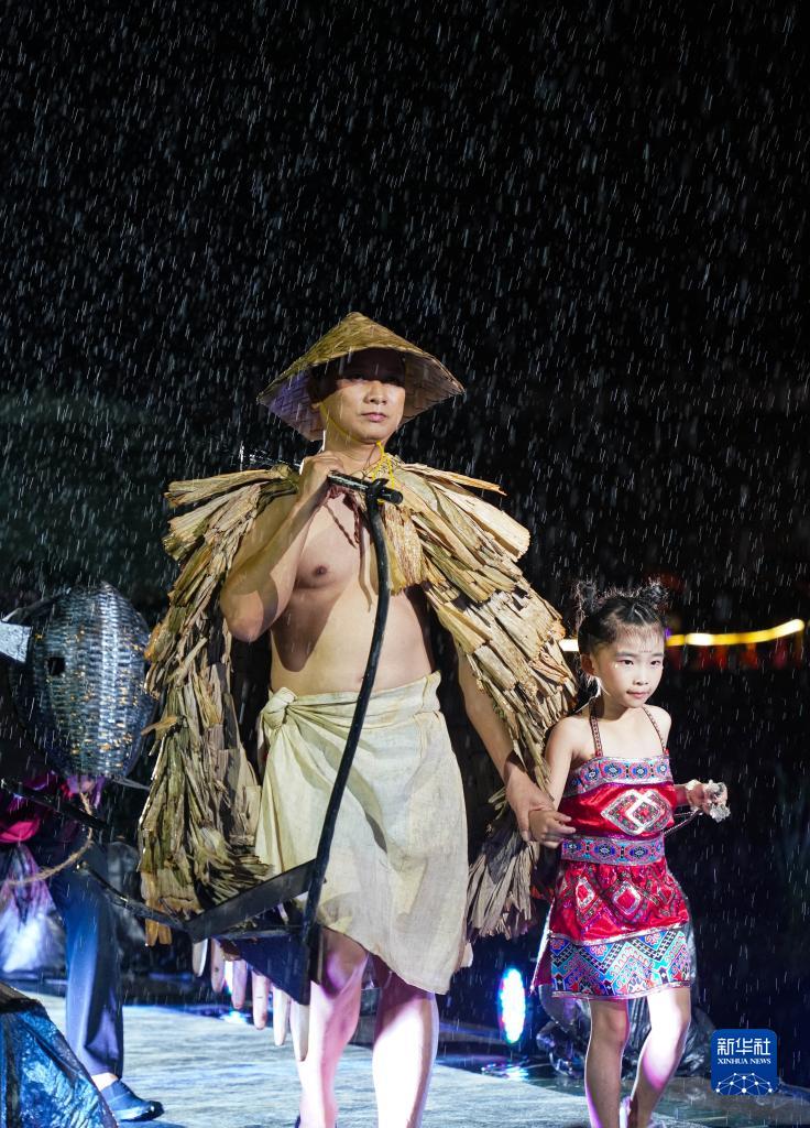 海南五指山举办“村秀”特别专场活动