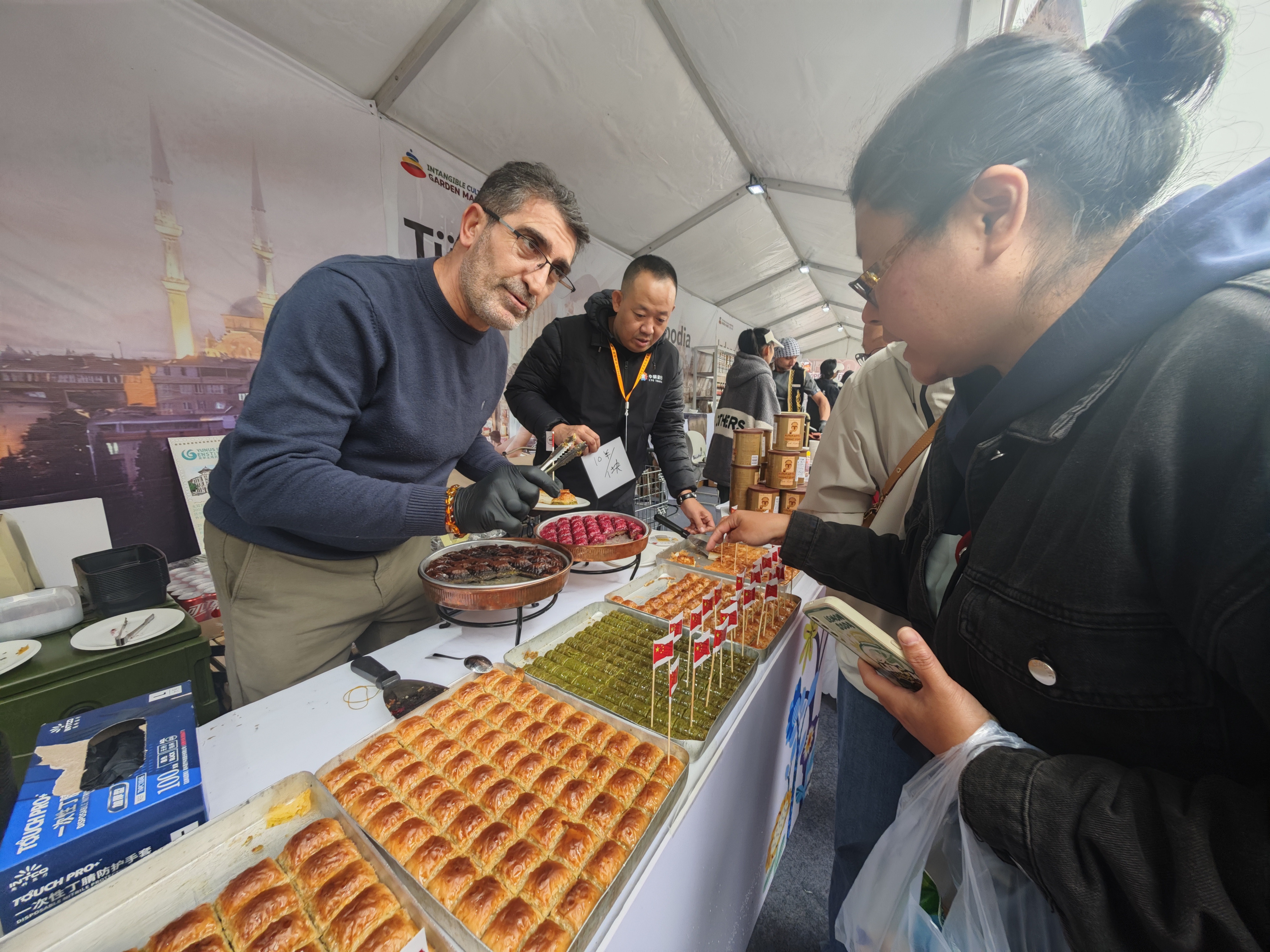 打造“可看、可感、可吃”的非遗盛宴 打造“可看、可感、可吃”的非遗盛宴