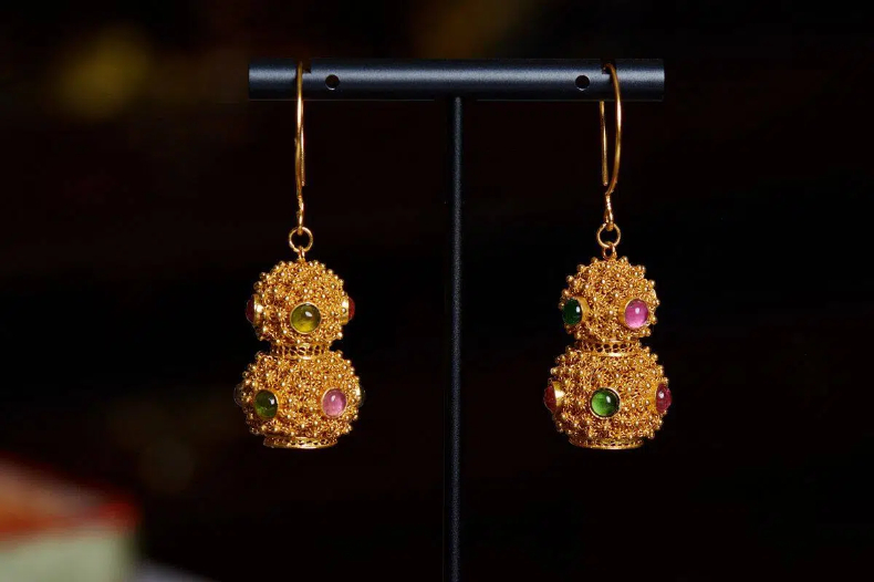 从“指尖技艺”到“品牌效益”——2025非遗品牌推广周观察 从“指尖技艺”到“品牌效益”——2025非遗品牌推广周观察