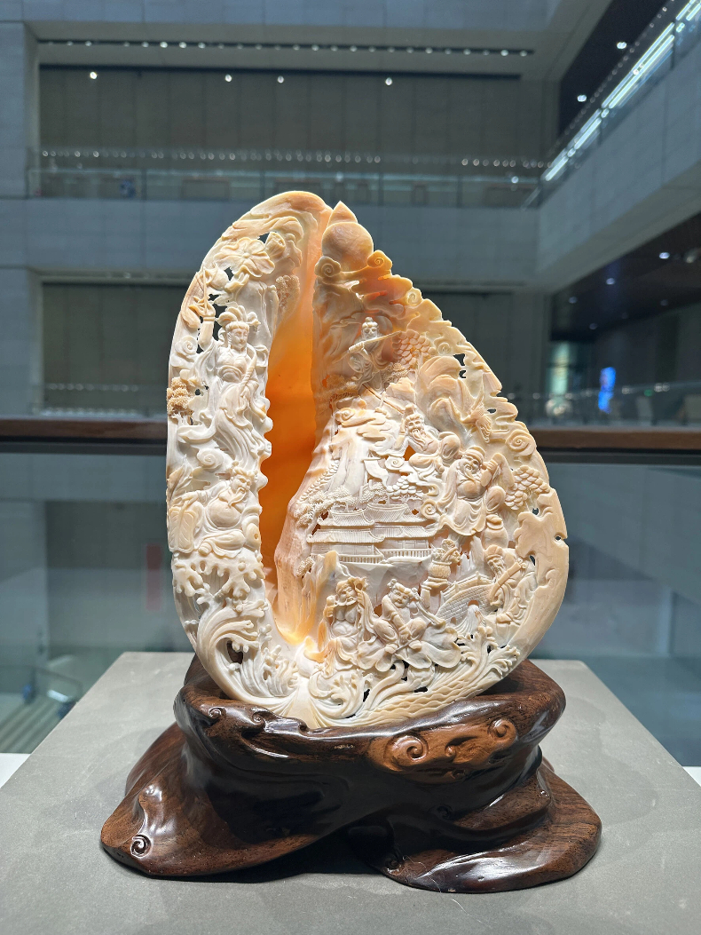 贝壳里的老手艺 年轻人雕出新审美