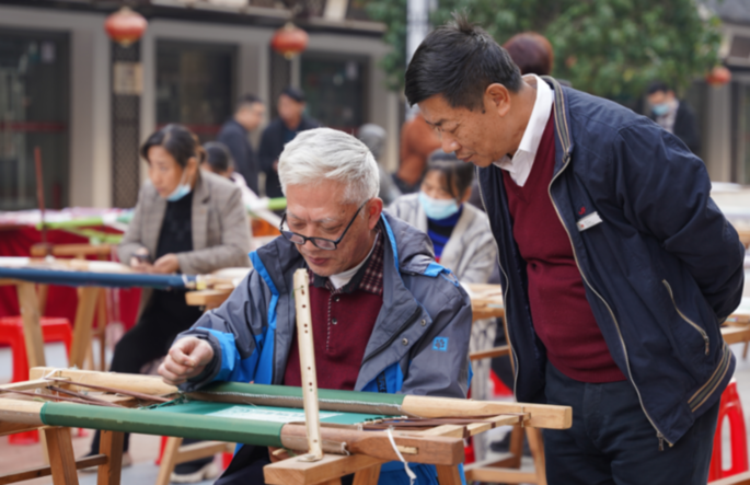 汉阳江欣苑：用“非遗”讲述党的百年奋斗史