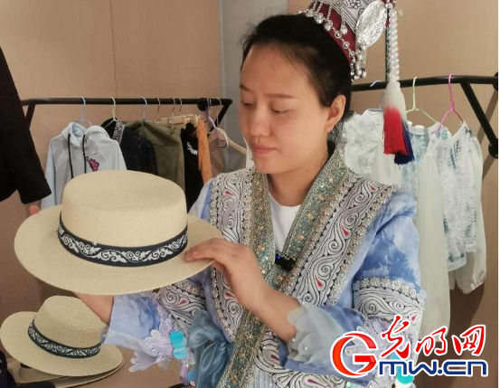 【文脉华章】非遗工坊丨从“化屋基”到“幸福村” 一针一线绣出苗乡新韵