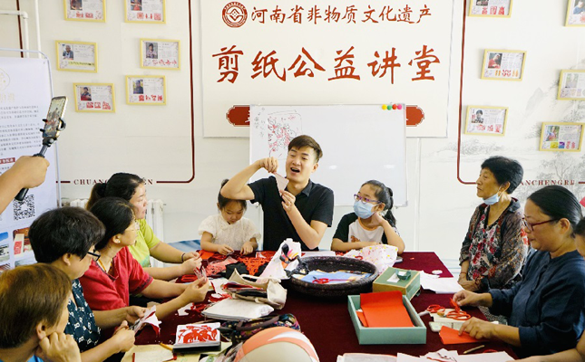传承传播非遗 青春力量大有可为