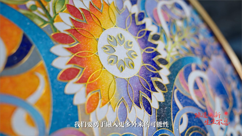 非遗焕新 生生不息丨镜中生繁花 照见非遗的传统时尚AB面 非遗焕新 生生不息丨镜中生繁花 照见非遗的传统时尚AB面