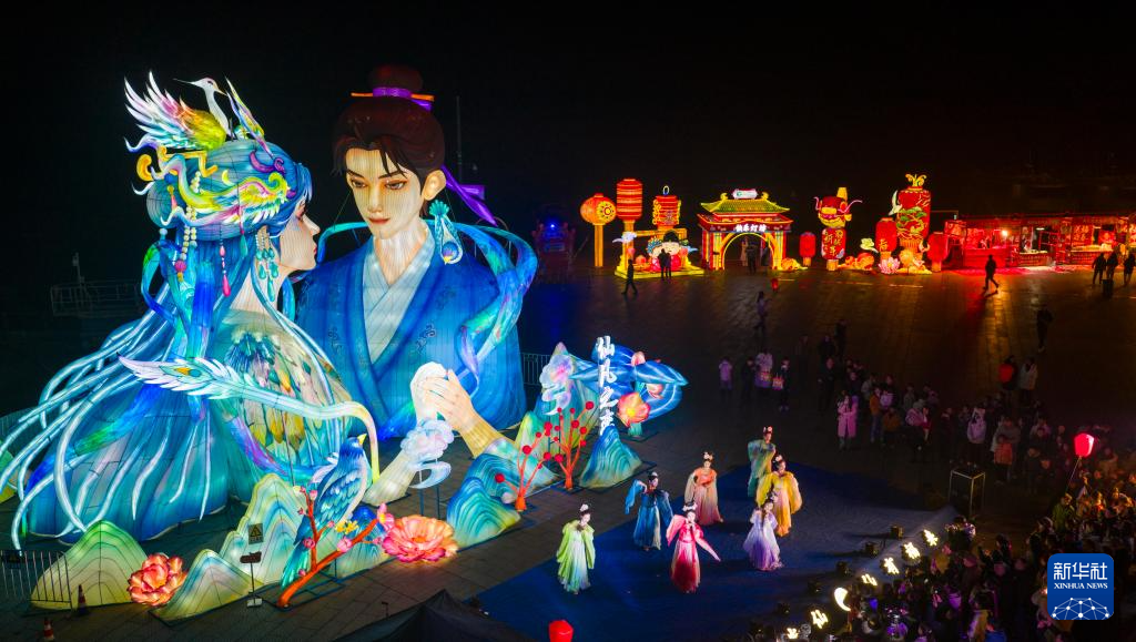 张灯结彩迎新春